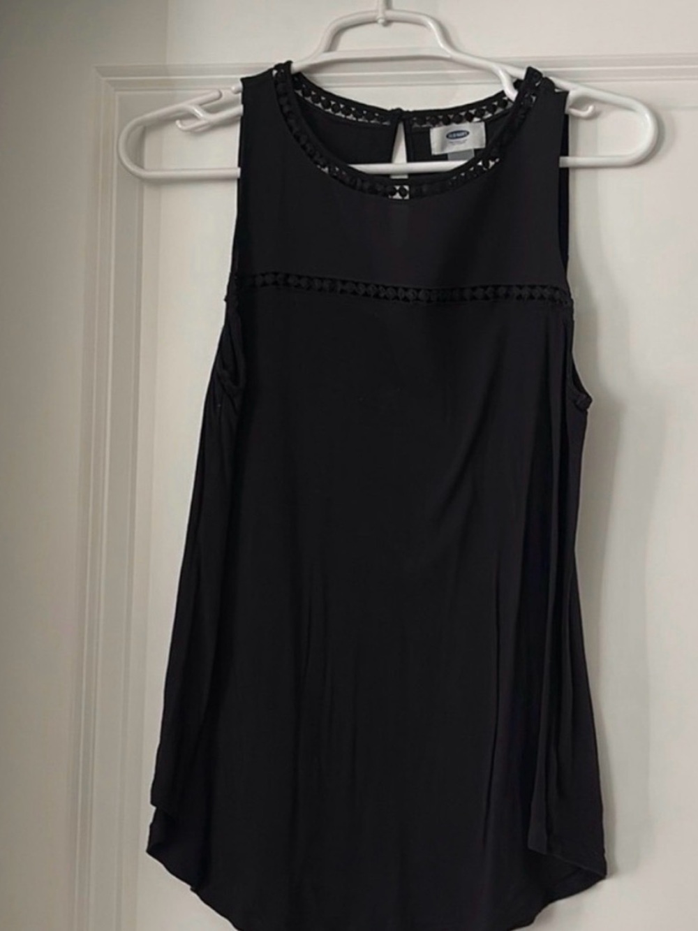 Old Navy Black Embroidered Tank Size Small